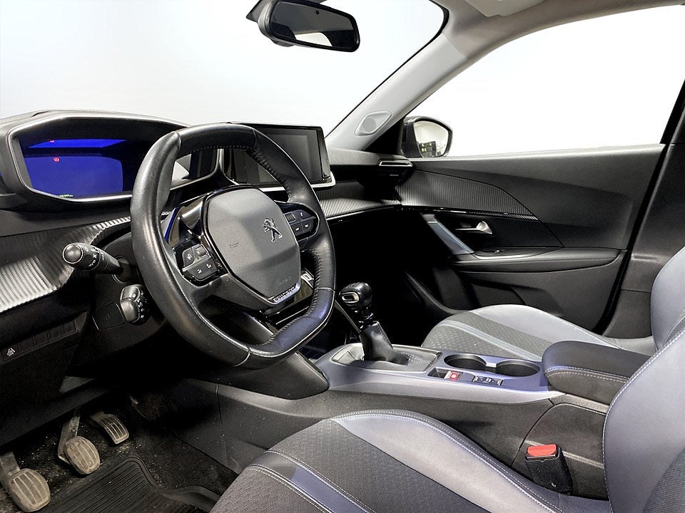 Bild på Peugeot 2008 Allure 1.2 PT 130hk - B-KAMERA, CARPLAY