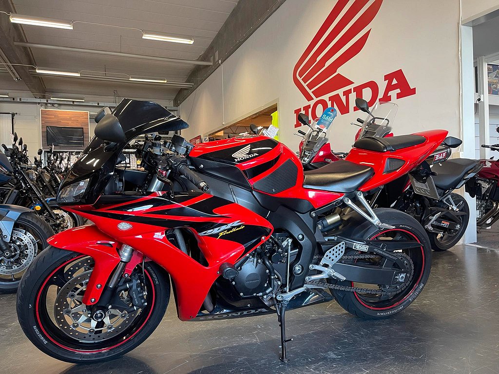 Honda CBR1000RR Fireblade 