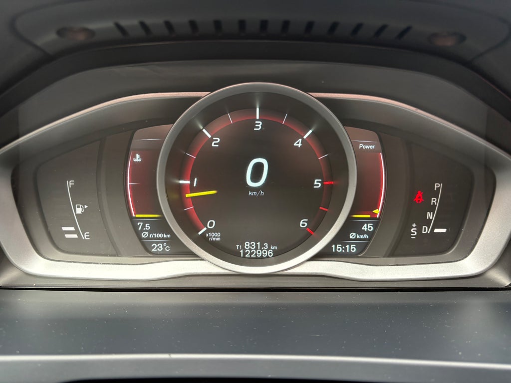 Volvo V60 D4 AWD 181hk Ocean Race 181hk B-kamera VOC Drag Skinn