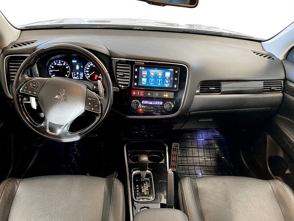 Bild på Mitsubishi Outlander Business 2.0 150hk Aut 4WD - 7-SITS, B-KAMERA