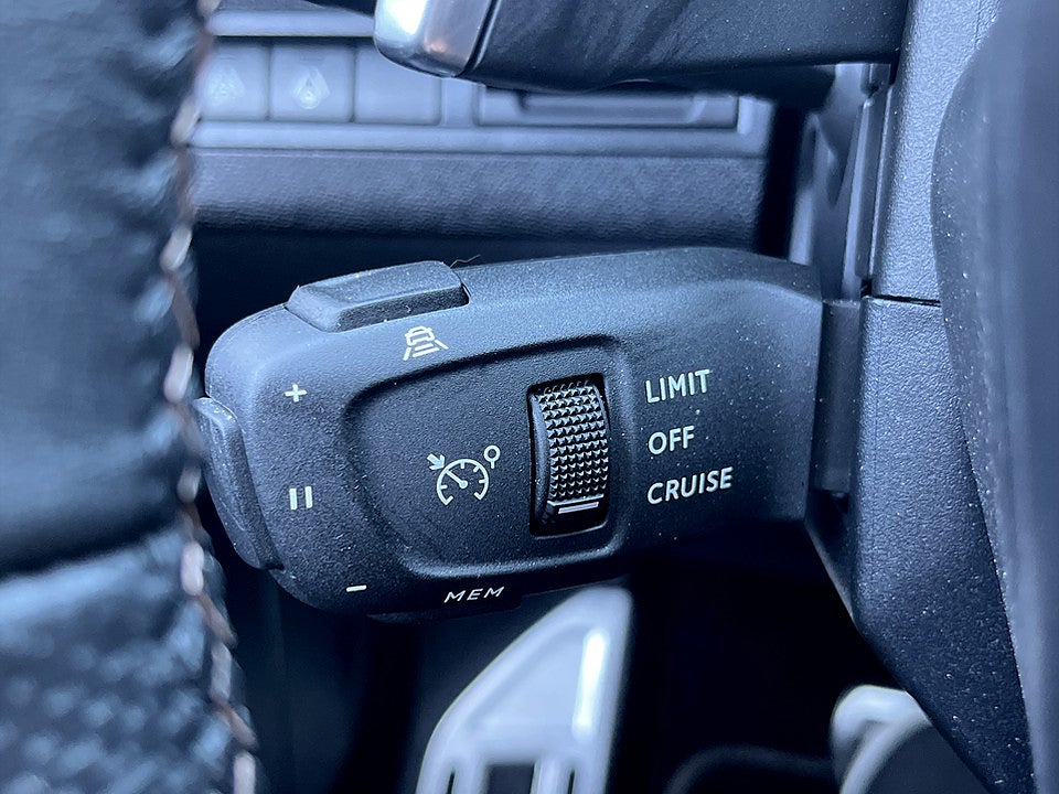 Bild på Peugeot 5008 GT 1.2 PT 130hk Aut 7-SITS B-KAMERA CARPLAY