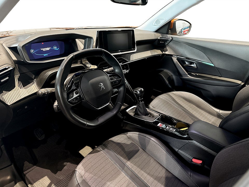 Bild på Peugeot 2008 Allure Pack 1.2 PT 130hk B-KAMERA CARPLAY
