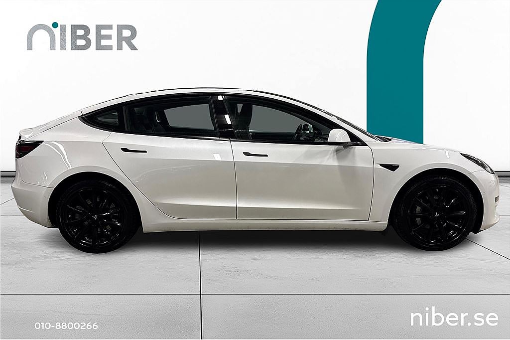 Tesla Model 3 Long Range AWD, FR 2,95%, Pano, Autopilot