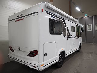 Husbil-integrerad Knaus Van I 550 MF 3 av 16