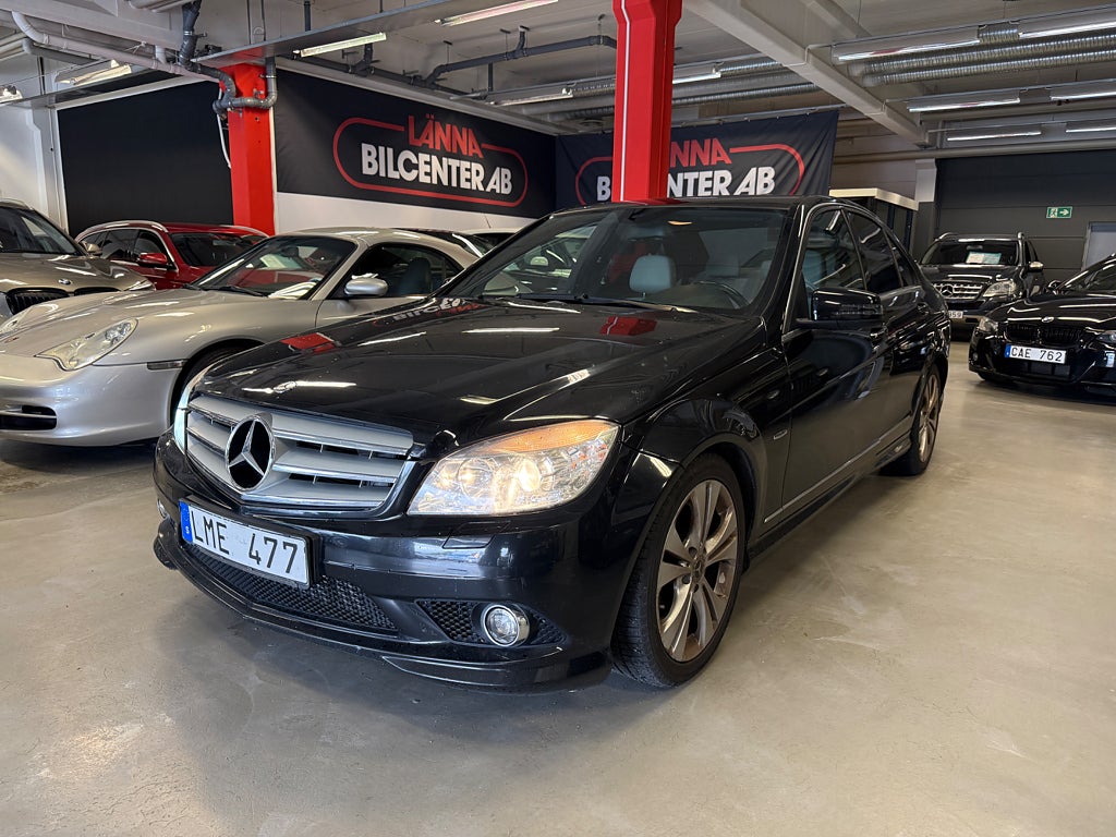 Mercedes-Benz C 200 Automat AMG Line Halvskinn Låg årsskatt 