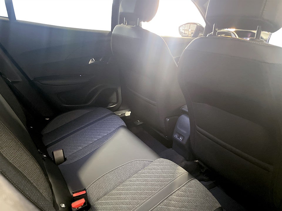 Bild på Peugeot 2008 Allure Hybrid 145hk Aut B-KAMERA CARPLAY