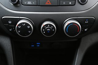 Halvkombi Hyundai i10 18 av 20