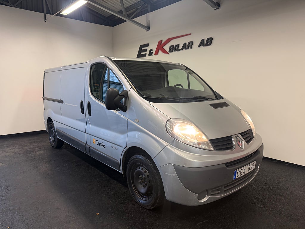 Renault Trafic Skåpbil 2.9t 2.0 dCi Euro 5 lång ny besiktad 