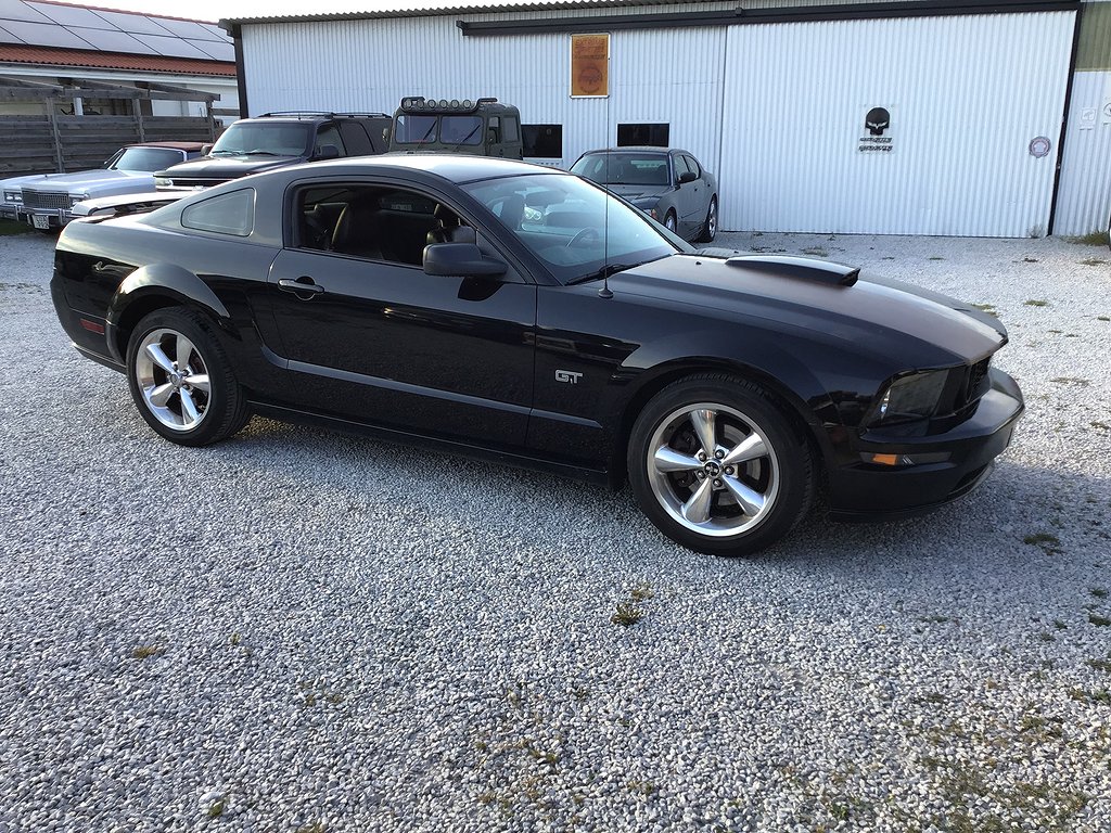 Ford Mustang GT CUPE’ MYCKET BRA SKICK V-8 AUTOMAT 305 HK!