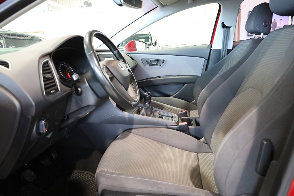 Seat Leon ST 1.6 TDI Style Drag M-Värme PDC Blåtand