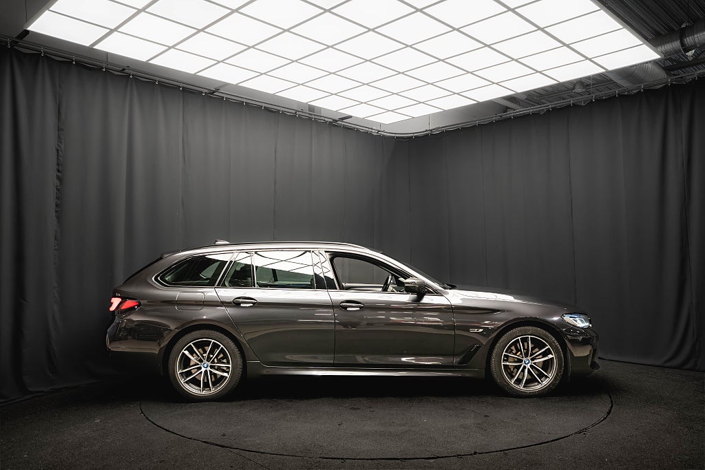 BMW 530e xDrive M Sport LASER DRAG DAKOTA-LÄDER MOMS 292hk