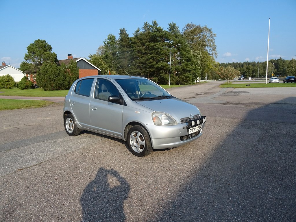 Toyota Yaris 5-dörrar 1.3 VVT-i Skatt 1343 Avbetalning 390:-