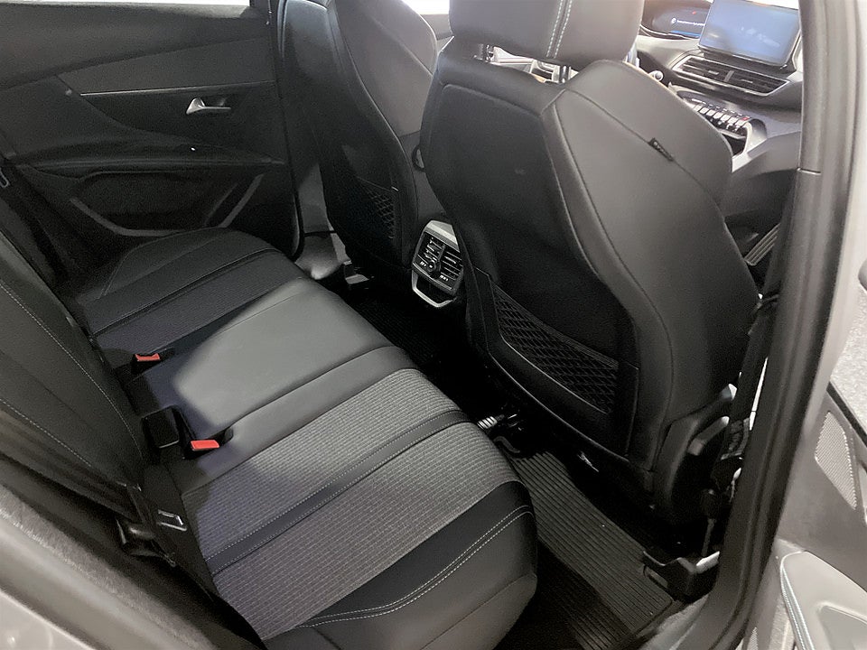 Bild på Peugeot 3008 Allure 1.2 PT 130hk Aut B-KAMERA CARPLAY