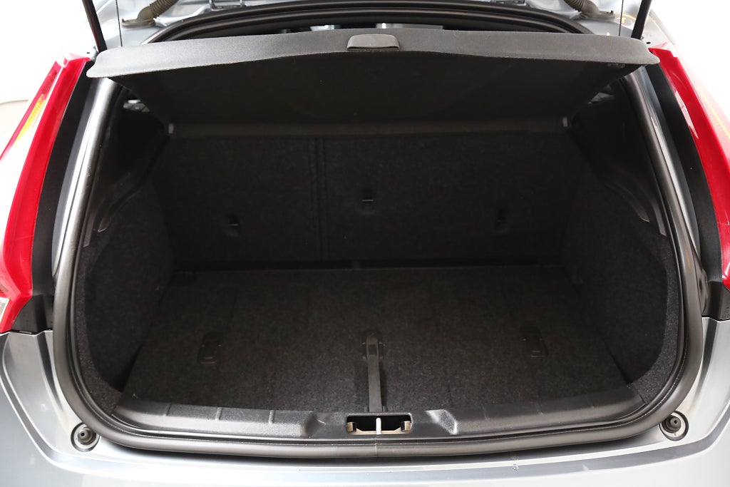 Volvo V40 D3 150hk R-Design Edition Aut Kamera Navi Teknikpaket 2019