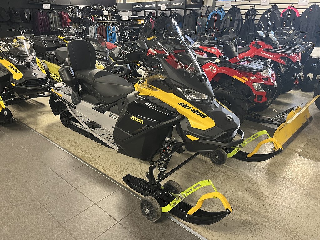 Ski-Doo Grand Touring Sport 600 ACE