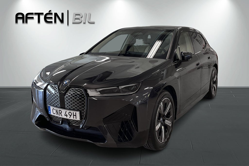 BMW iX XDrive40 Sport-Package|H/K|Pano|360°  - Fint Skick