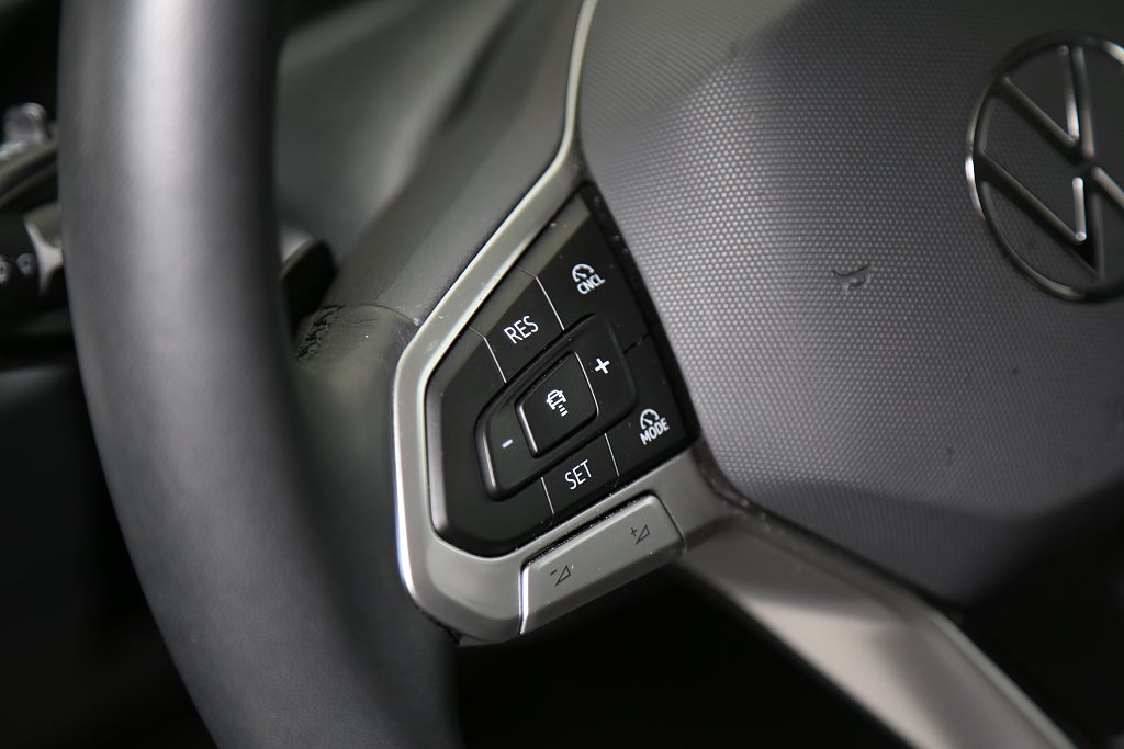 Volkswagen Tiguan 1,5 eTSI Life EDT Aut Värmare Drag Leasbar 2025