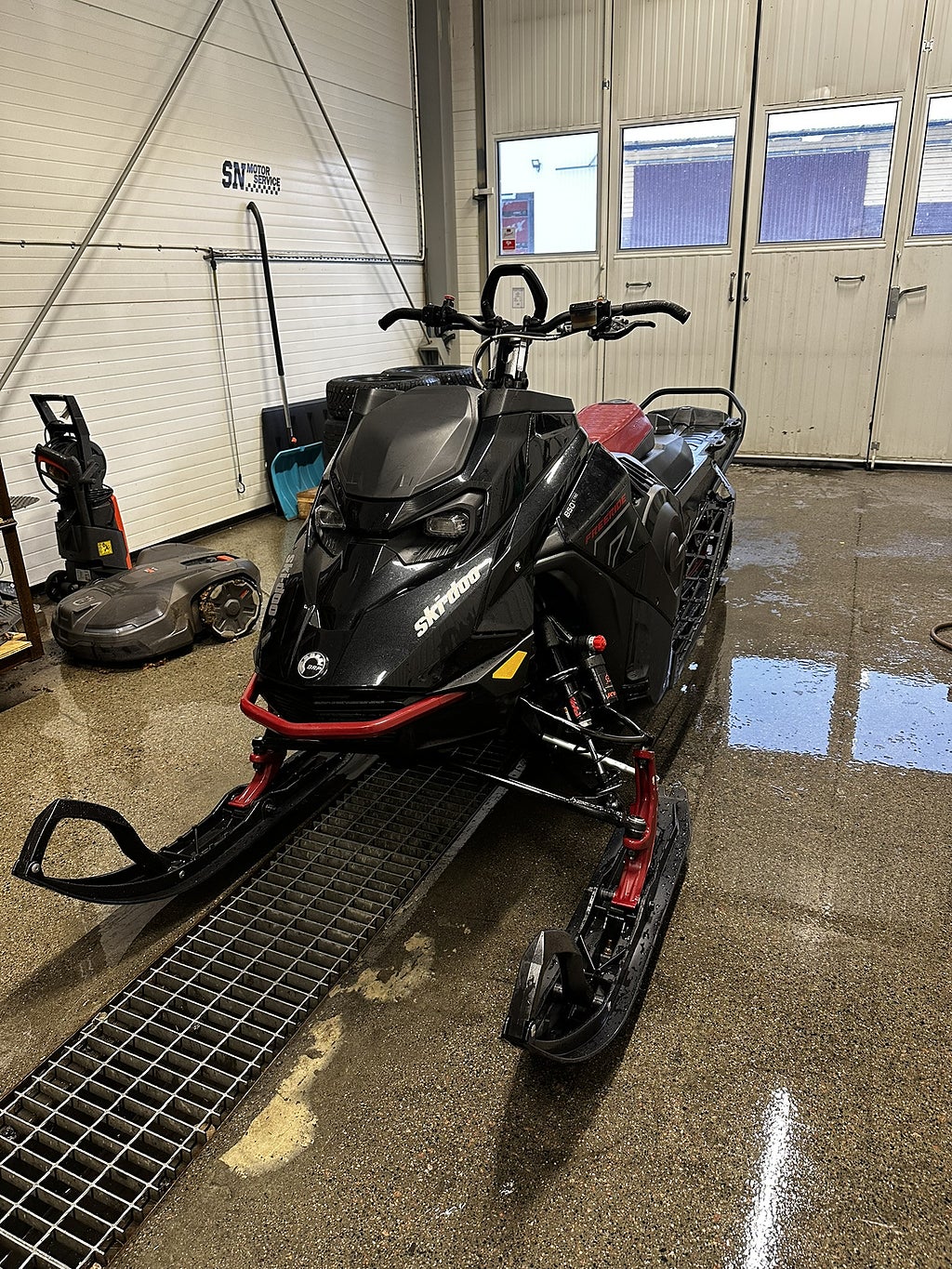 Ski-Doo Freeride STD 850 E-TEC 146"
