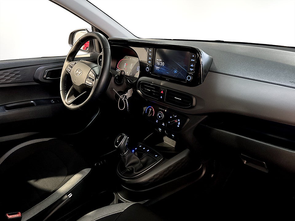 Bild på Hyundai i10 Essential 1.0 MPi 67hk AMT Aut B-KAMERA CARPLAY