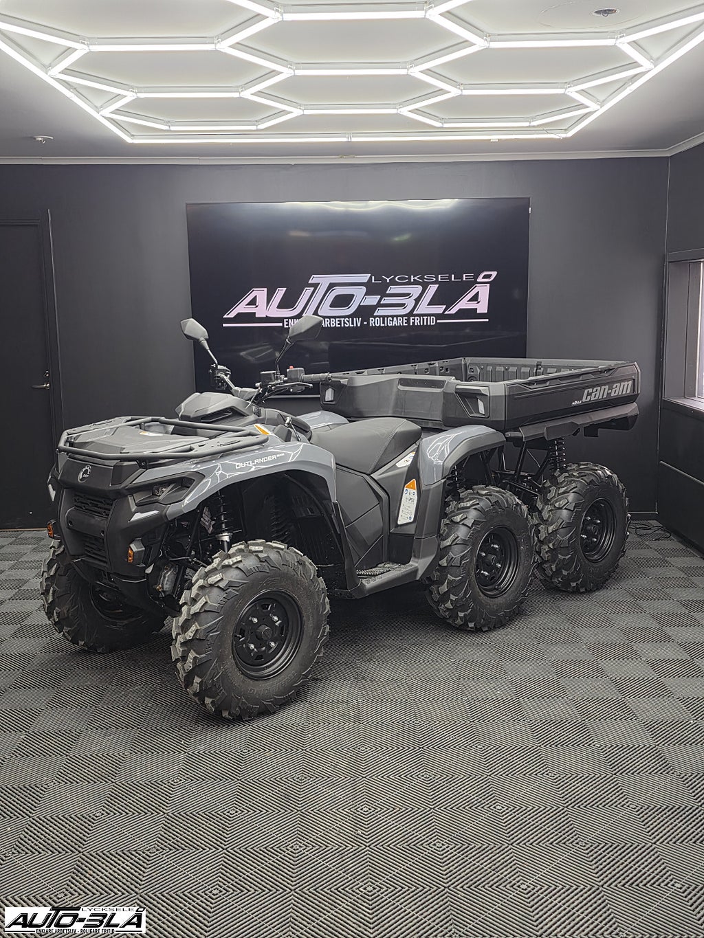 Can-Am Outlander 6x6 DPS 700 *Momsad