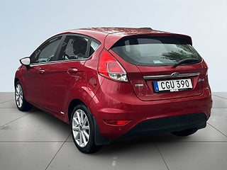 Ford Fiesta Titanium 2016/Sommardäck/Vinterdäck/Motorv