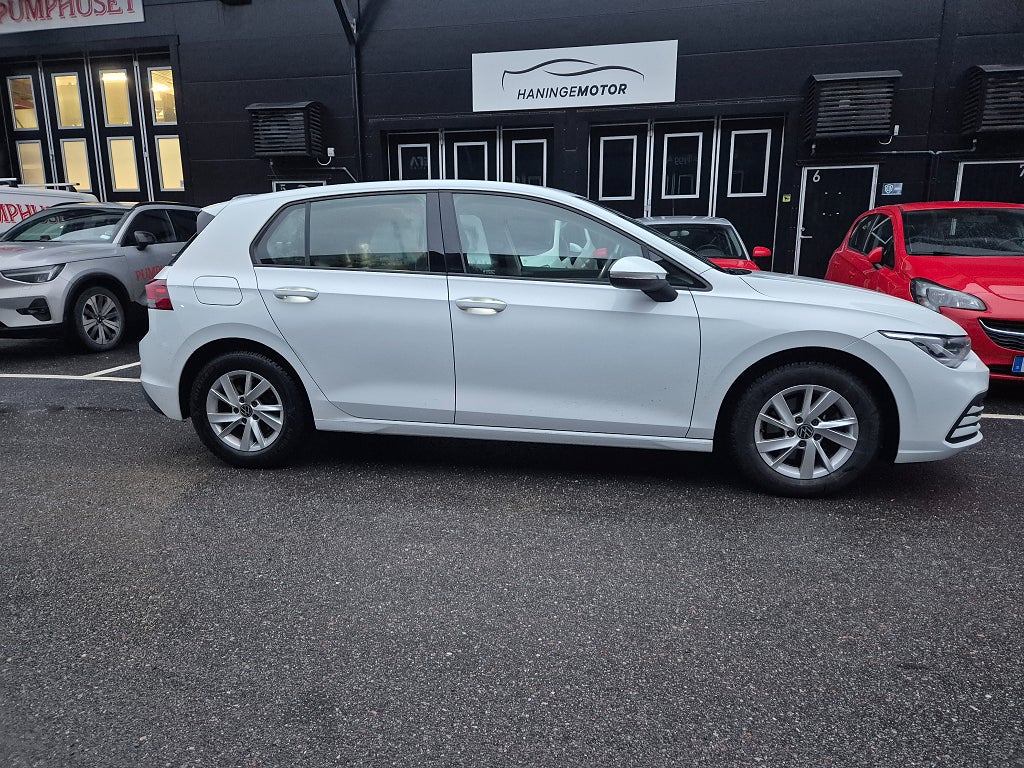 Volkswagen Golf 1.5 TGI EN ÄGARE MOMSBIL LÅGMILARE