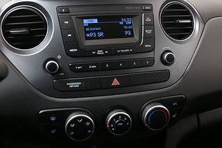 Halvkombi Hyundai i10 14 av 17