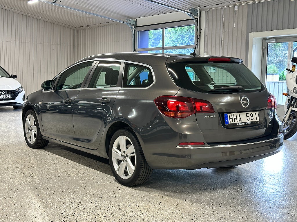 Opel Astra Sports Tourer 1.6 Sport Euro 5 Nyservad Kamrem Bytt