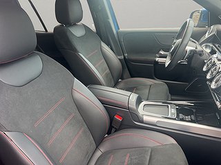 SUV Mercedes-Benz GLB 6 av 9