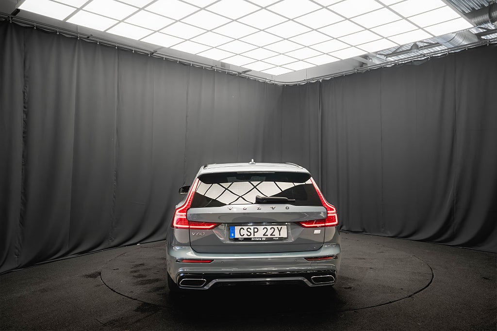 Volvo V60 Recharge T6 AWD R-Design PANO DRAG H/K 360° 1-ÄGARE