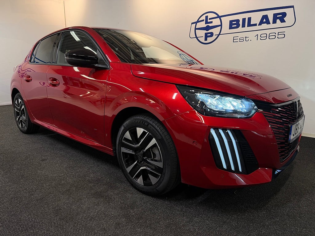 Peugeot 208 HYBRID 100hk Allure | 360° | Vhjul | Adaptiv farthållar