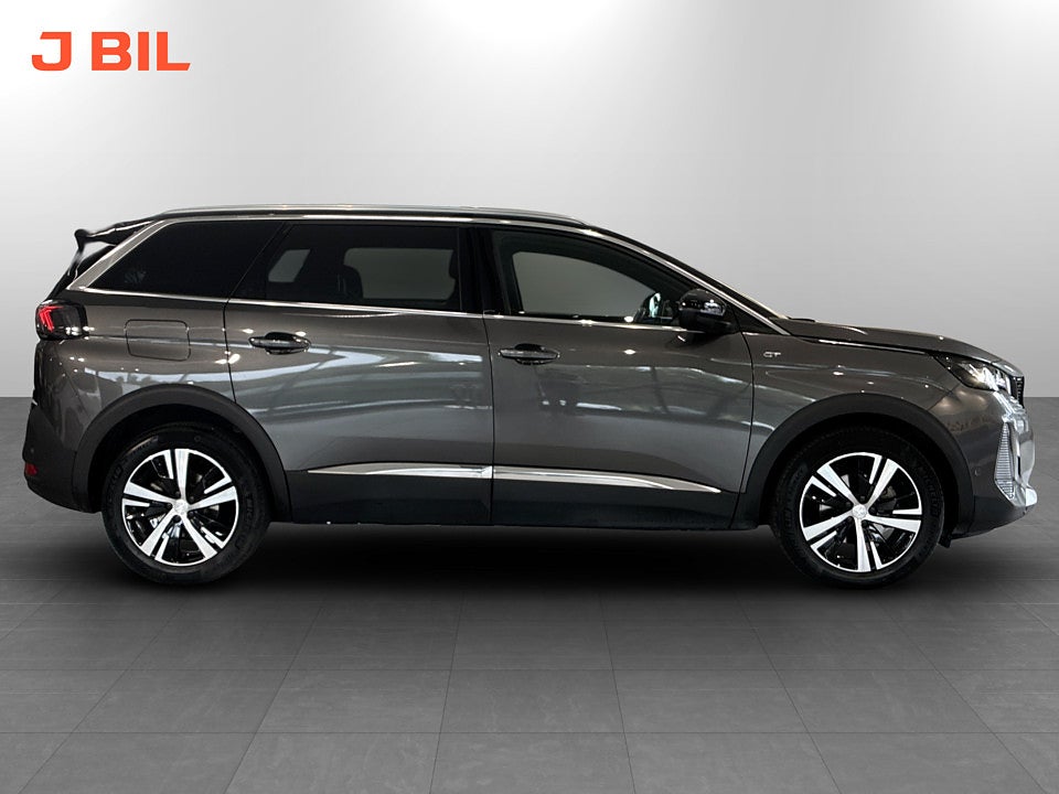 Bild på Peugeot 5008 GT 1.2 PT 130hk Aut 7-SITS B-KAMERA CARPLAY