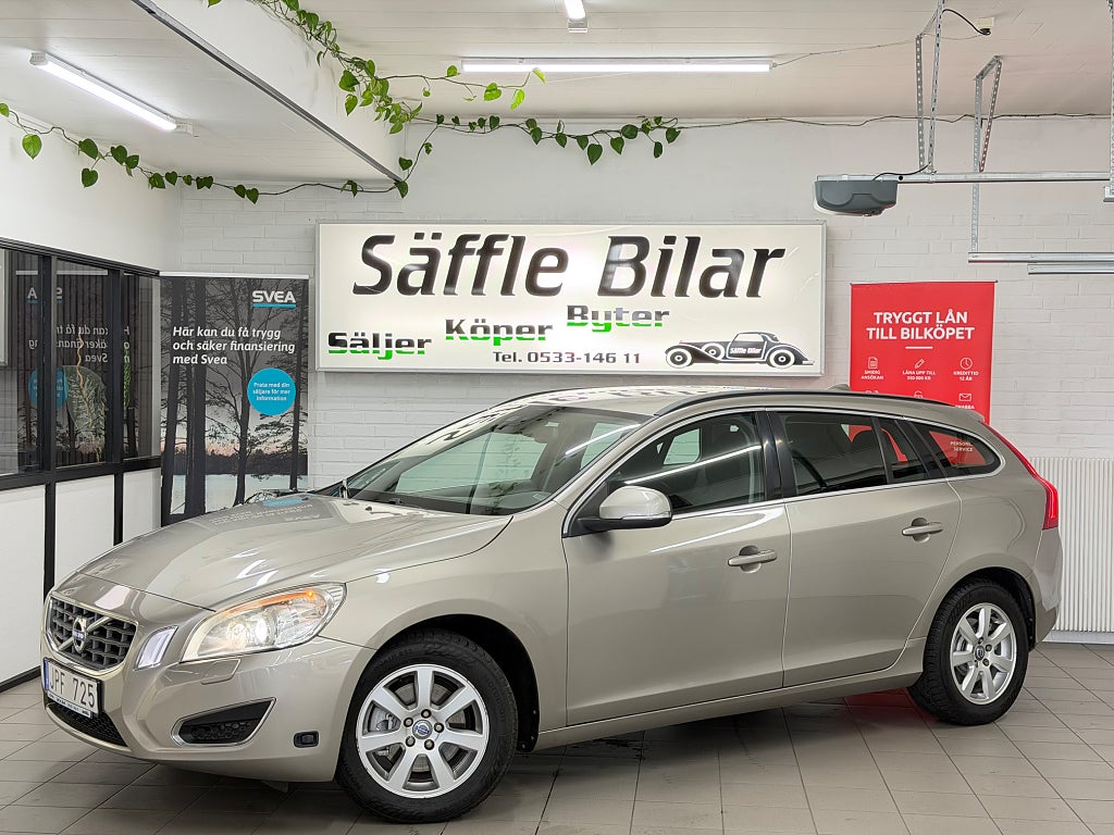 Volvo V60 T3 Momentum Business Edition|Full Servad|Värmare|Euro 5