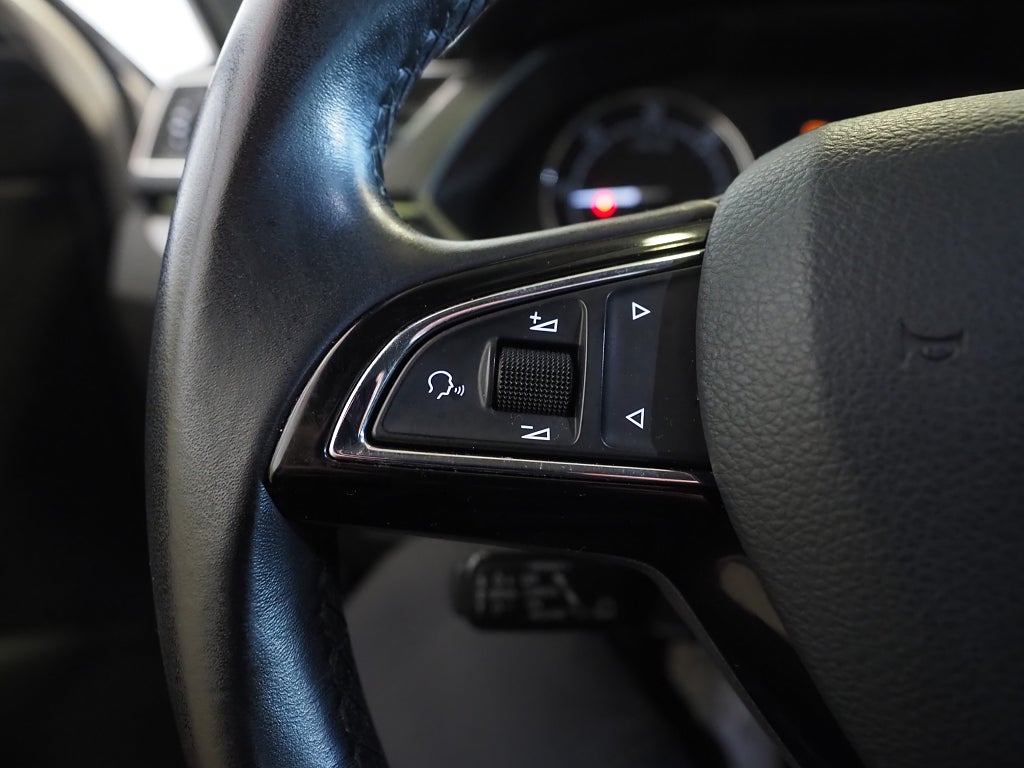 Skoda Superb 2.0 TDI 4x4 190hk Kombi Style | Drag | Värmare