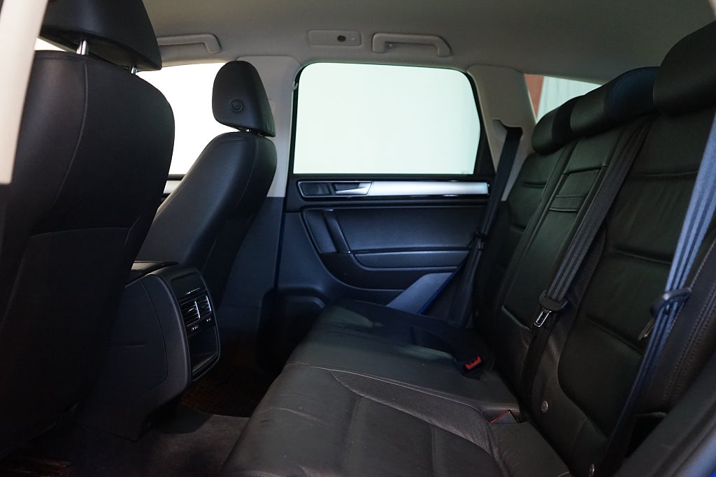 Volkswagen Touareg 3.0 V6 TDI 4M B-kamera Värmare Drag 204hk