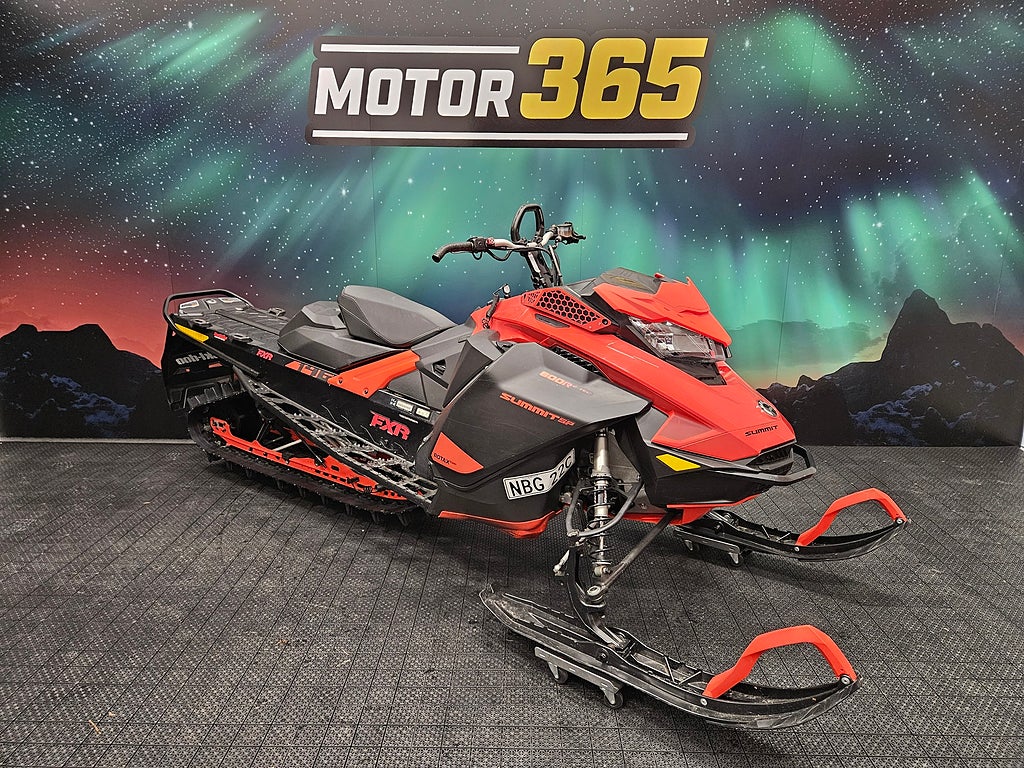 Ski-Doo SUMMIT SP 600R 146" • 185 MIL / FR. 1099 KR/MÅN
