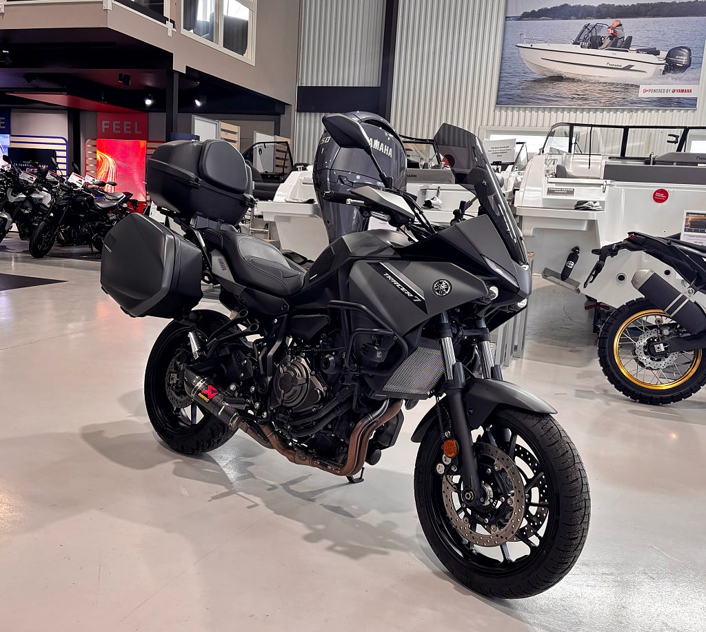 Yamaha Tracer 7 GT Akrapovic, Toppbox, Värmehandag, Dimljus, Uttagen -2