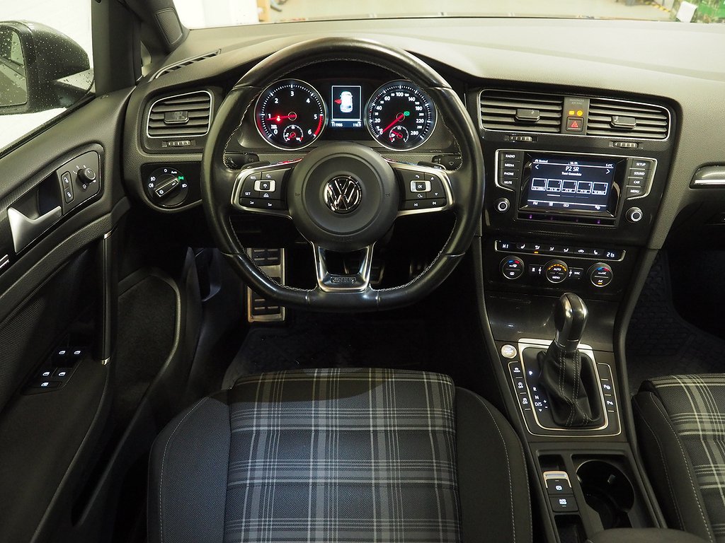 Volkswagen Golf GTD 184hk DSG | Pluspaket | D-värm | B-kam | 2015