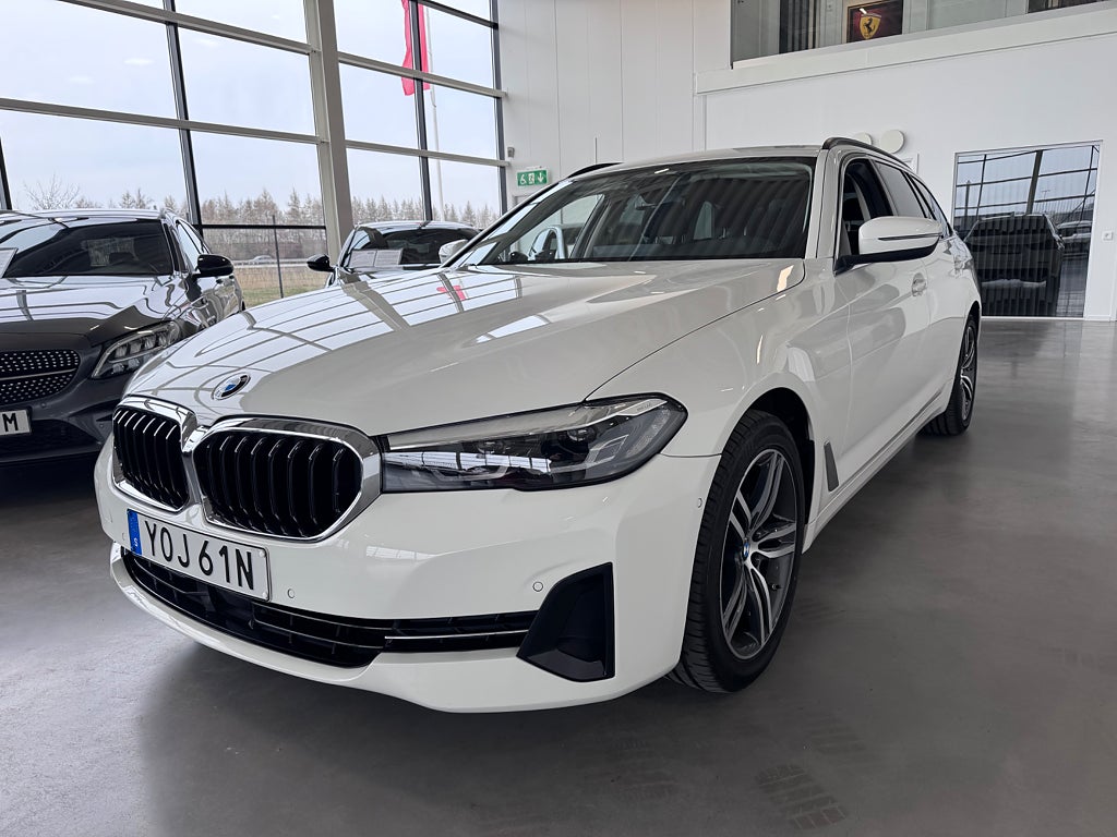 BMW 520d xDrive Touring  | Drag | Värmare | Rattvärme | MOMS |