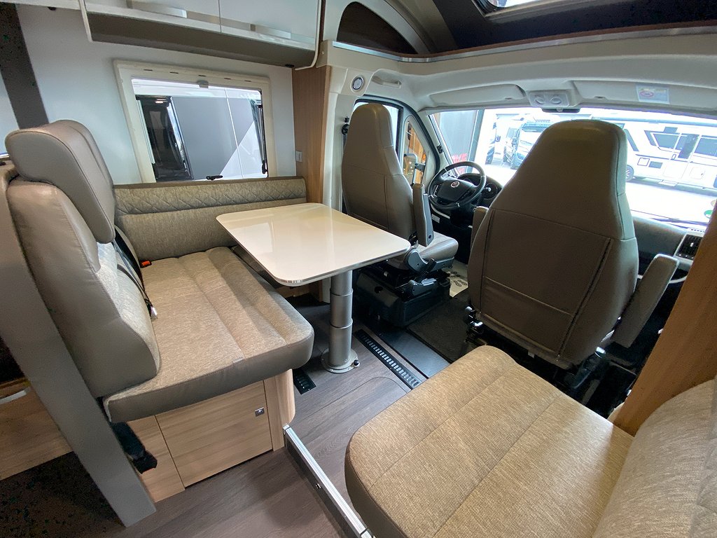 Adria Matrix Supreme 670 SC /Auto / ALDE / Solcell / Taksäng - Adria
