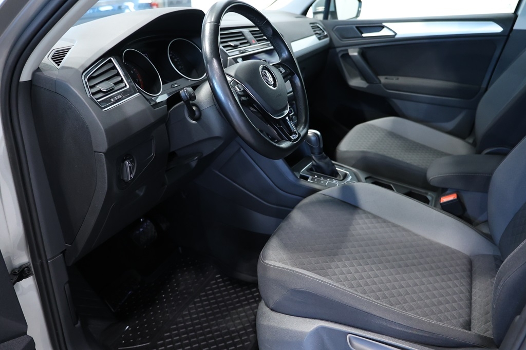 Volkswagen Tiguan 2020, bild 5/10
