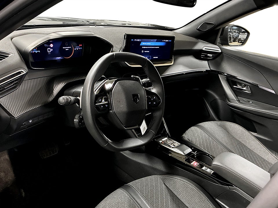 Bild på Peugeot 2008 Allure 1.2 PT 130hk B-KAMERA CARPLAY