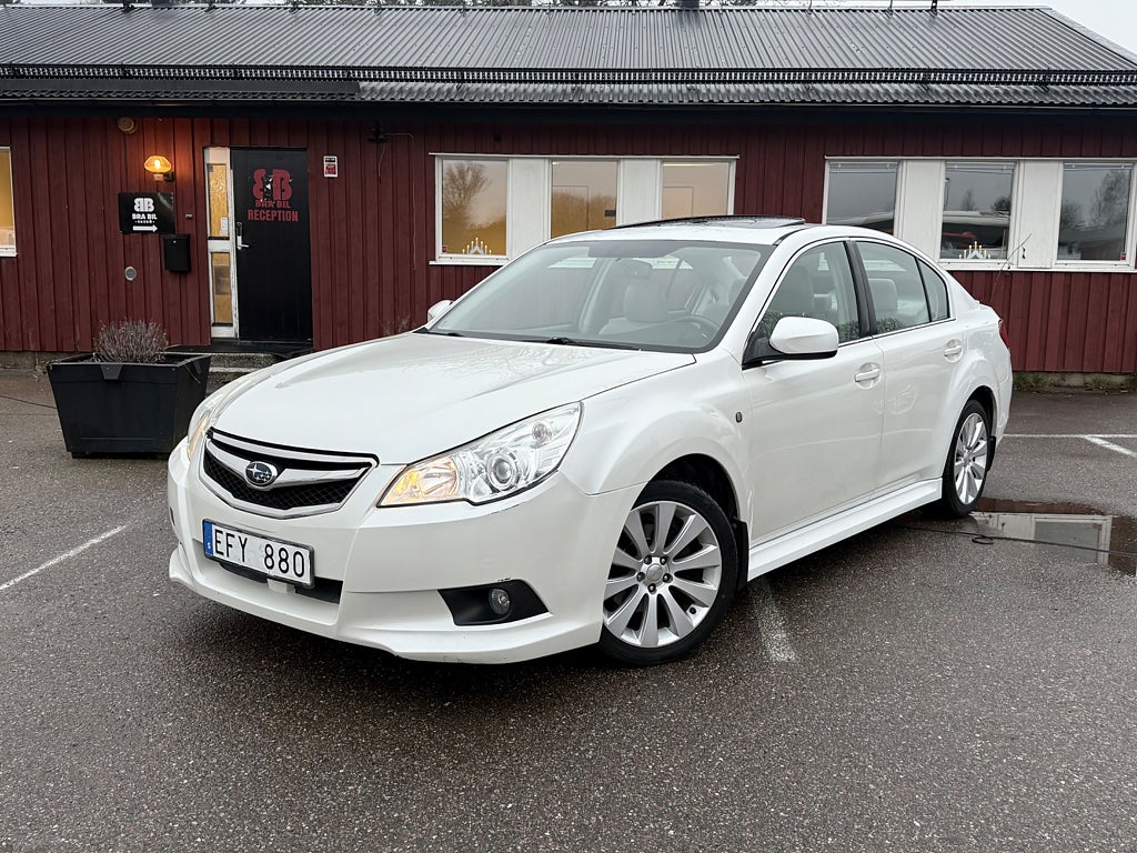 Subaru Legacy 2.5 4WD Lineartronic Taklucka Navi H&K