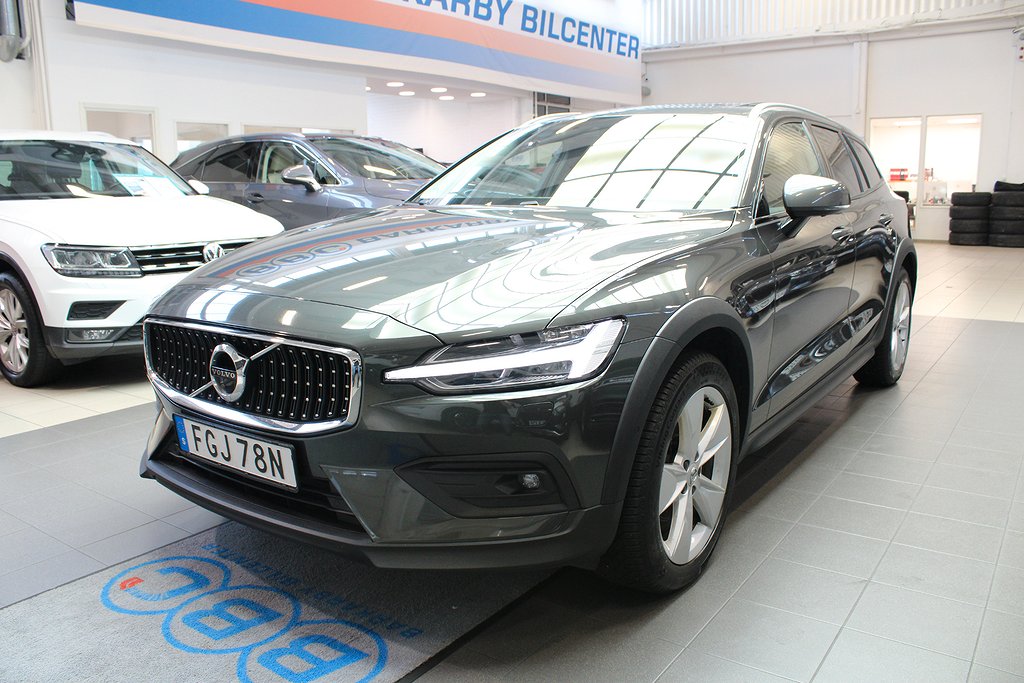 Volvo V60 Cross Country B4 AWD Helskinn/360/Pano/H&K/Drag 