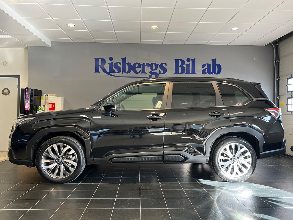 Subaru Forester e-Boxer Aut Limited Drag, V-hjul & 3-års fri service!