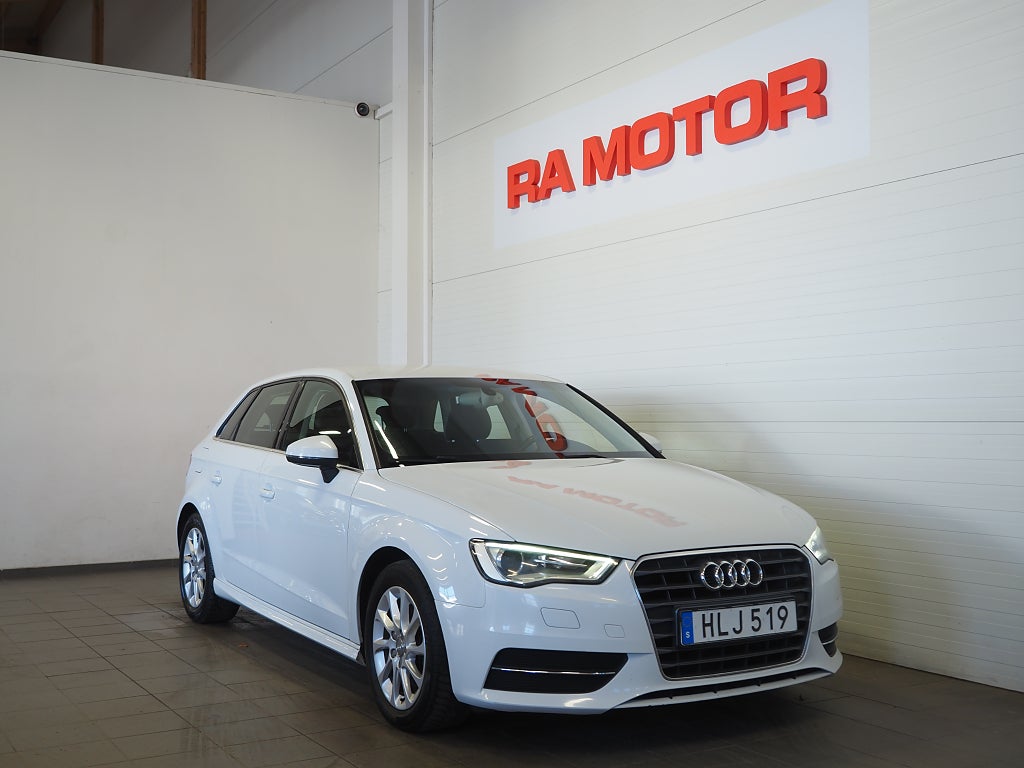 Audi A3 Sportback 1.6 TDI 110hk ultra | Bluetooth | PDC |