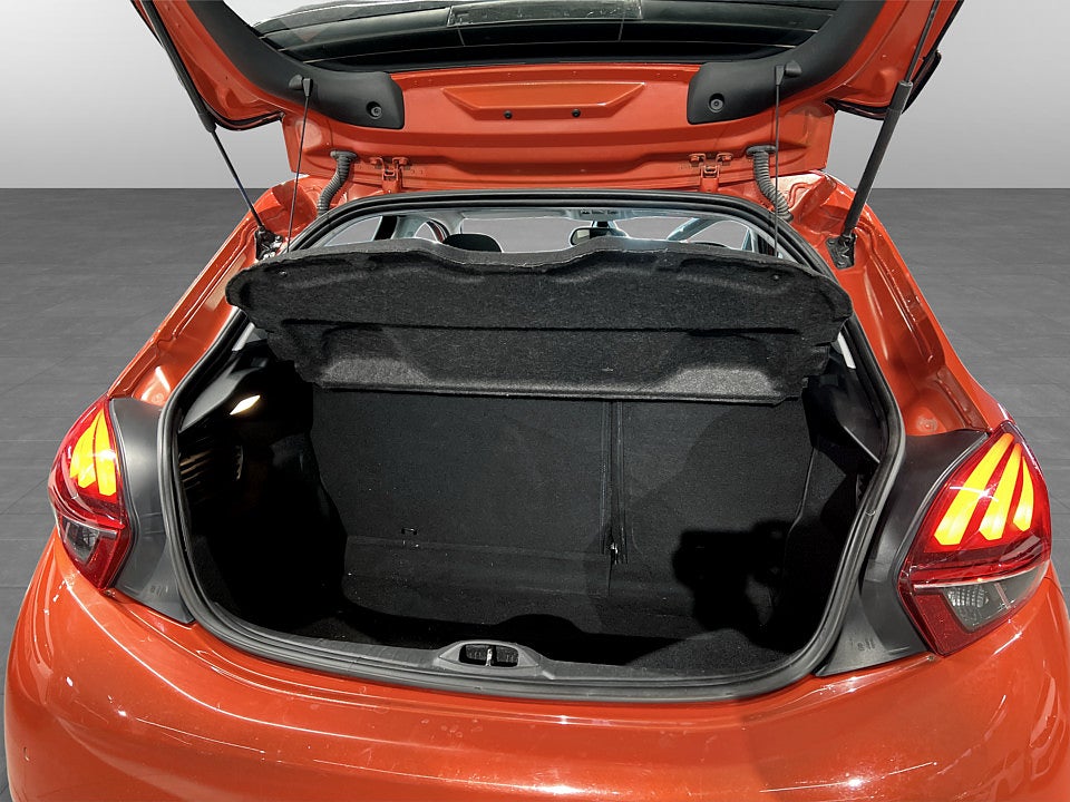 Bild på Peugeot 208 Style 1.2 PT 82hk PANO VÄRMARE LED-RAMP