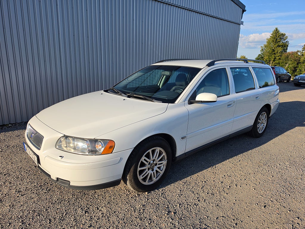 Volvo V70 2.4 Business 170 hk Business/Nybesiktad