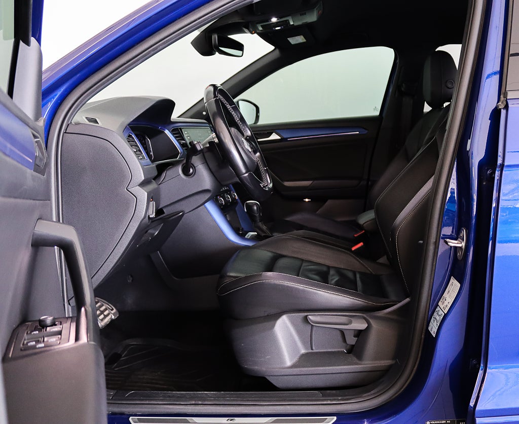 Volkswagen T-Roc R 2.0 TSI Akrapovic 4M Cockpit Beats Drag