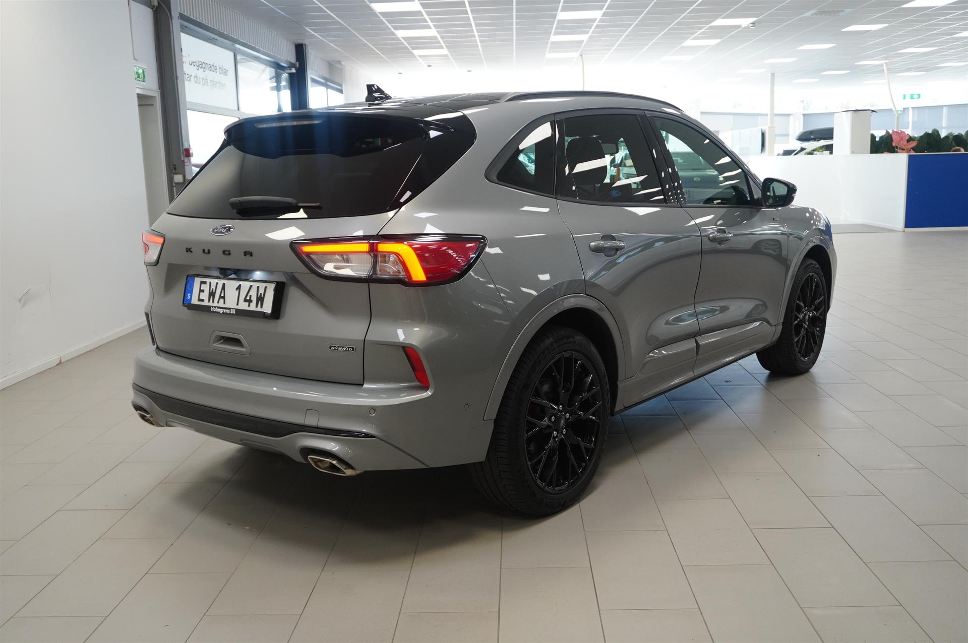 Ford Kuga ST-Line X Plug-In Black Edt 2023, bild 4/10